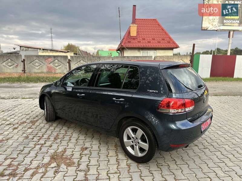 Хетчбек Volkswagen Golf 2011 в Стрию
