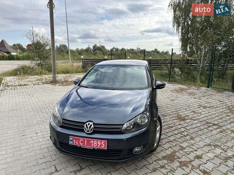 Хетчбек Volkswagen Golf 2011 в Стрию