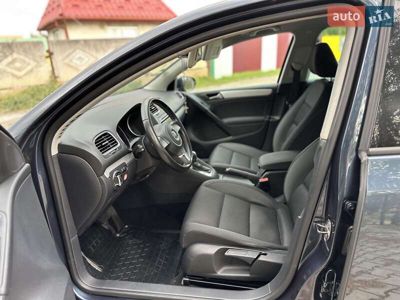 Хетчбек Volkswagen Golf 2011 в Стрию