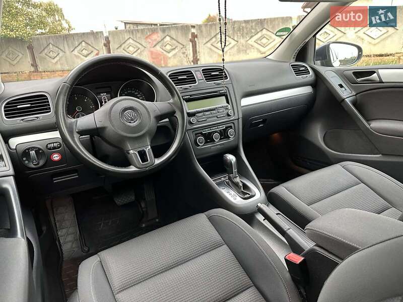 Хетчбек Volkswagen Golf 2011 в Стрию