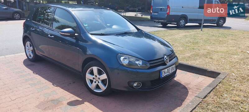 Хетчбек Volkswagen Golf 2011 в Стрию