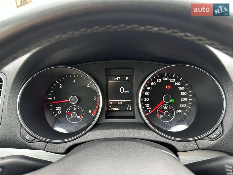 Хетчбек Volkswagen Golf 2011 в Стрию