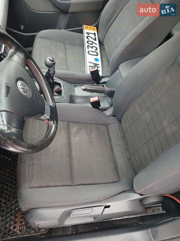 Хетчбек Volkswagen Golf 2006 в Тернополі