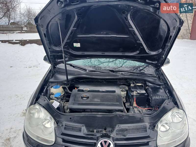 Хетчбек Volkswagen Golf 2006 в Тернополі