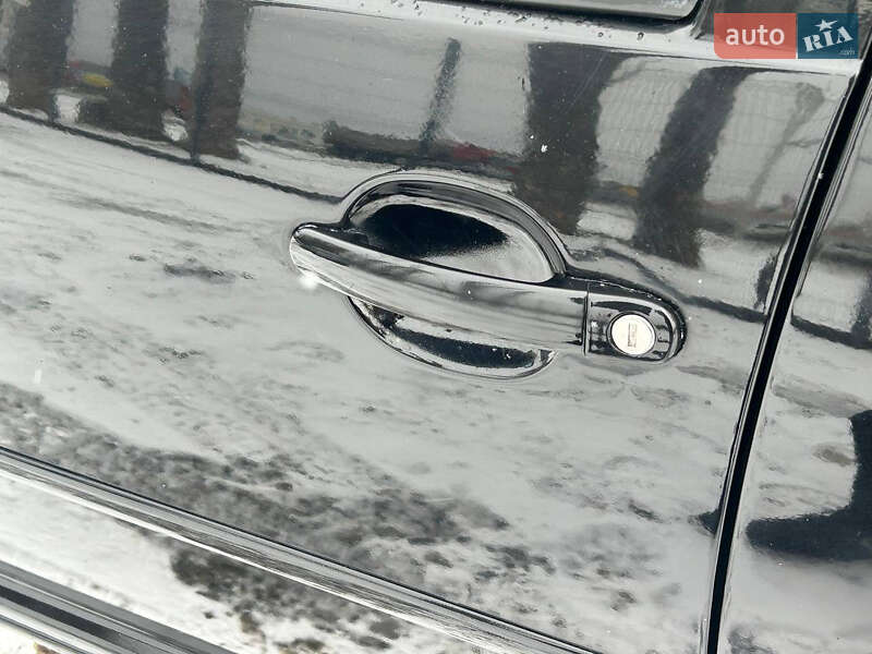 Хетчбек Volkswagen Golf 2000 в Стрию