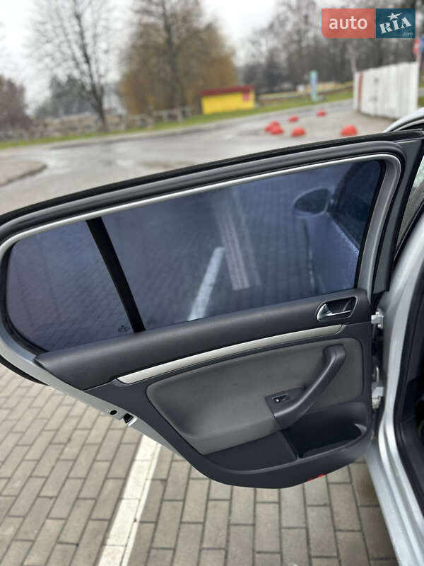 Хетчбек Volkswagen Golf 2006 в Луцьку