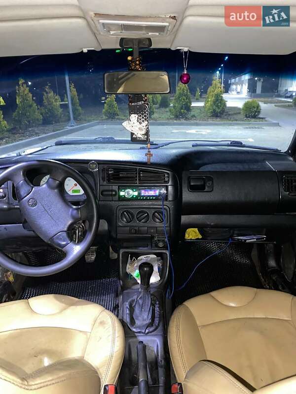 Хэтчбек Volkswagen Golf 1985 в Мостиске