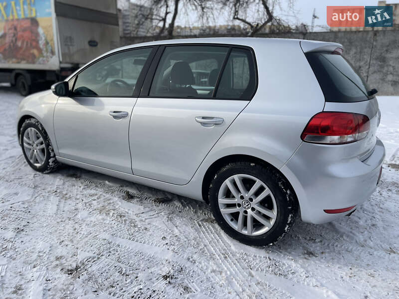 Хэтчбек Volkswagen Golf 2009 в Хмельницком