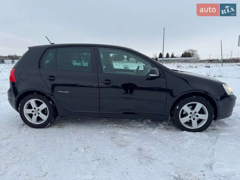 Хетчбек Volkswagen Golf 2008 в Львові