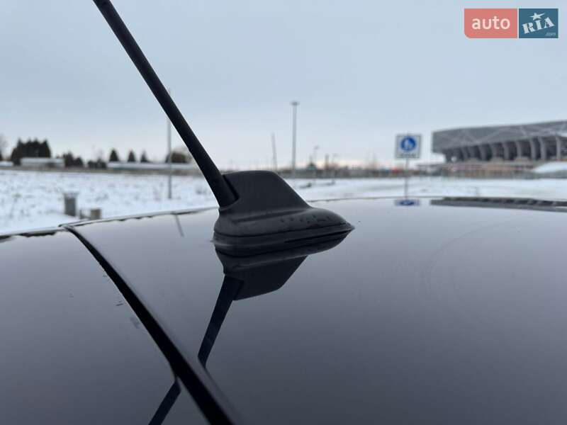 Хетчбек Volkswagen Golf 2008 в Львові