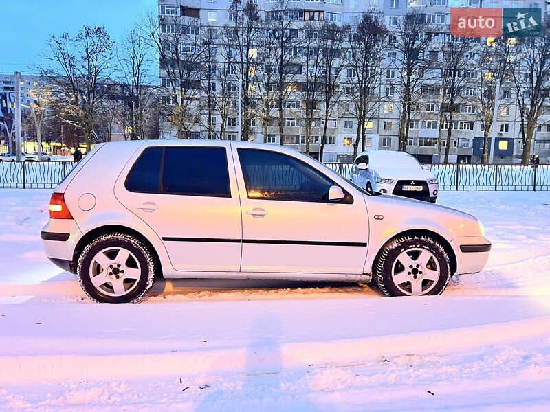 Хэтчбек Volkswagen Golf 1998 в Харькове