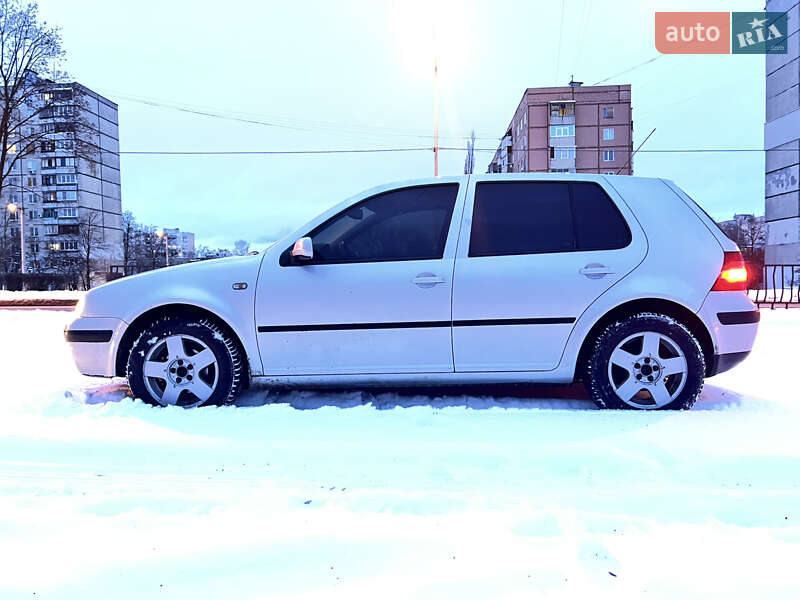 Хэтчбек Volkswagen Golf 1998 в Харькове