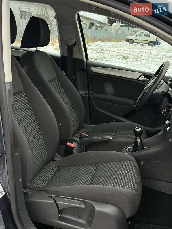 Хетчбек Volkswagen Golf 2010 в Вінниці