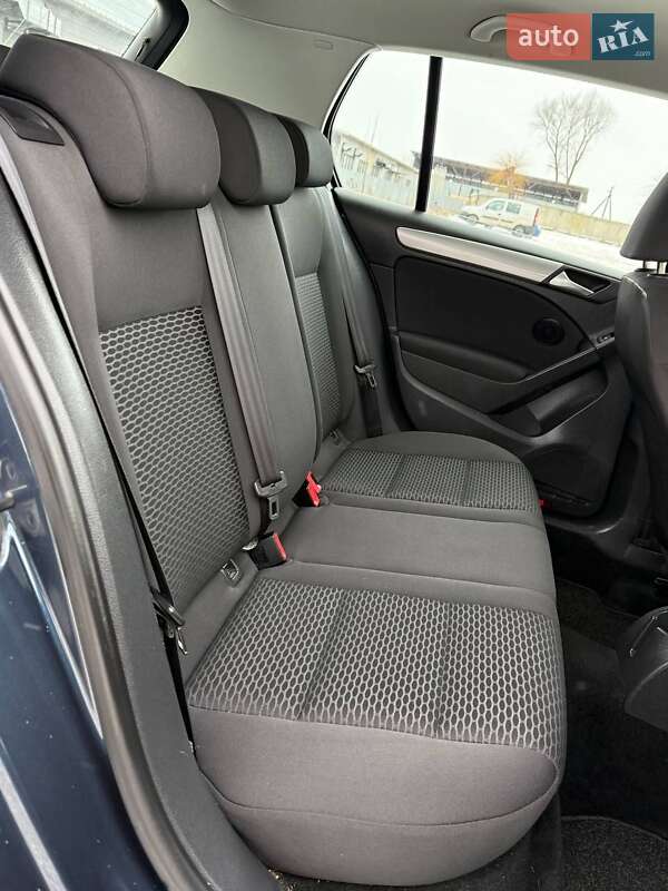 Хетчбек Volkswagen Golf 2010 в Вінниці