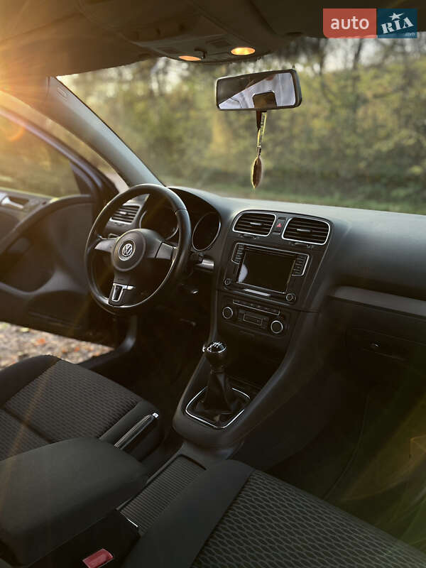 Хетчбек Volkswagen Golf 2009 в Ужгороді
