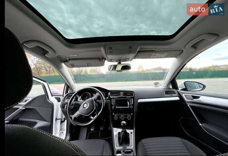 Универсал Volkswagen Golf 2015 в Львове