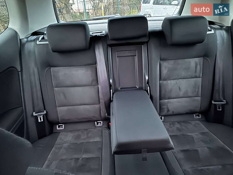 Хетчбек Volkswagen Golf 2010 в Дрогобичі