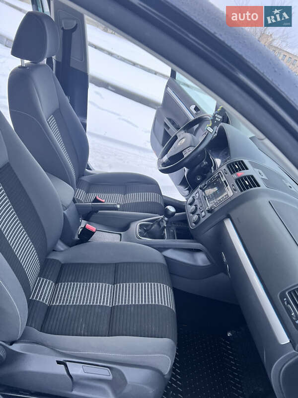 Хэтчбек Volkswagen Golf 2008 в Кривом Роге