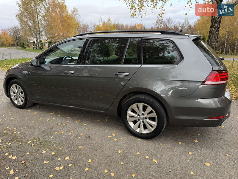 Універсал Volkswagen Golf 2018 в Хмельницькому
