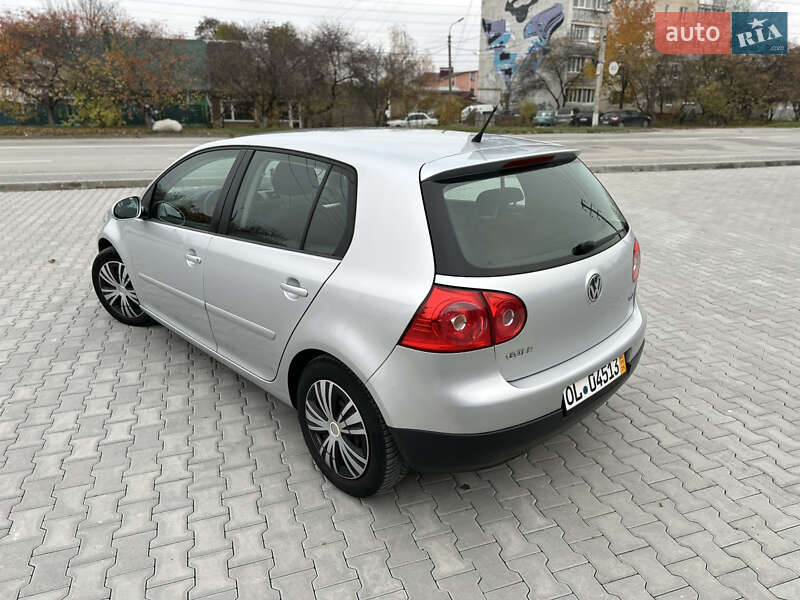 Хэтчбек Volkswagen Golf 2008 в Дунаевцах