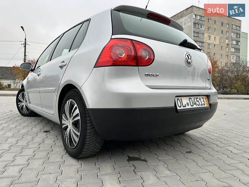 Хэтчбек Volkswagen Golf 2008 в Дунаевцах
