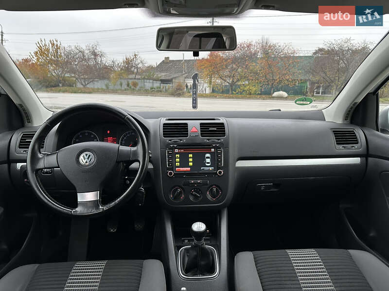 Хэтчбек Volkswagen Golf 2008 в Дунаевцах