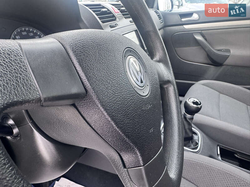 Хетчбек Volkswagen Golf 2007 в Звенигородці