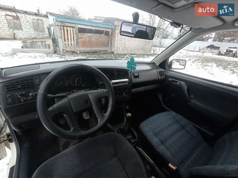 Хэтчбек Volkswagen Golf 1993 в Ивано-Франковске