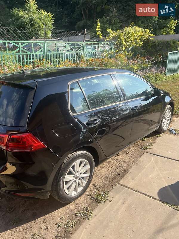 Хетчбек Volkswagen Golf 2017 в Києві