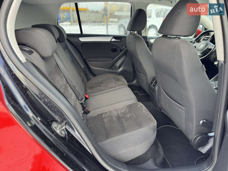 Хетчбек Volkswagen Golf 2009 в Луцьку