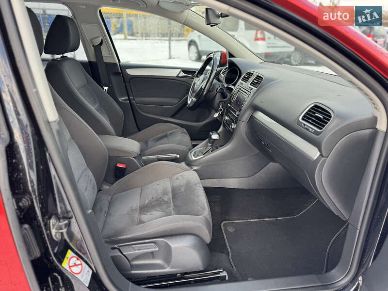 Хетчбек Volkswagen Golf 2009 в Луцьку