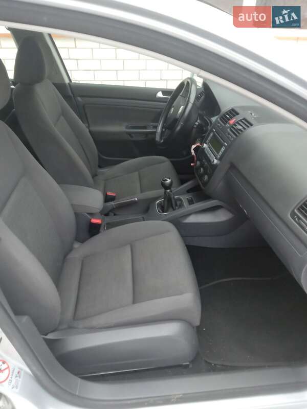 Хэтчбек Volkswagen Golf 2007 в Луцке