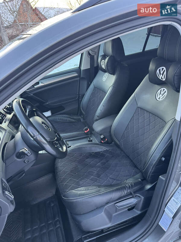 Універсал Volkswagen Golf 2013 в На Новій Борові