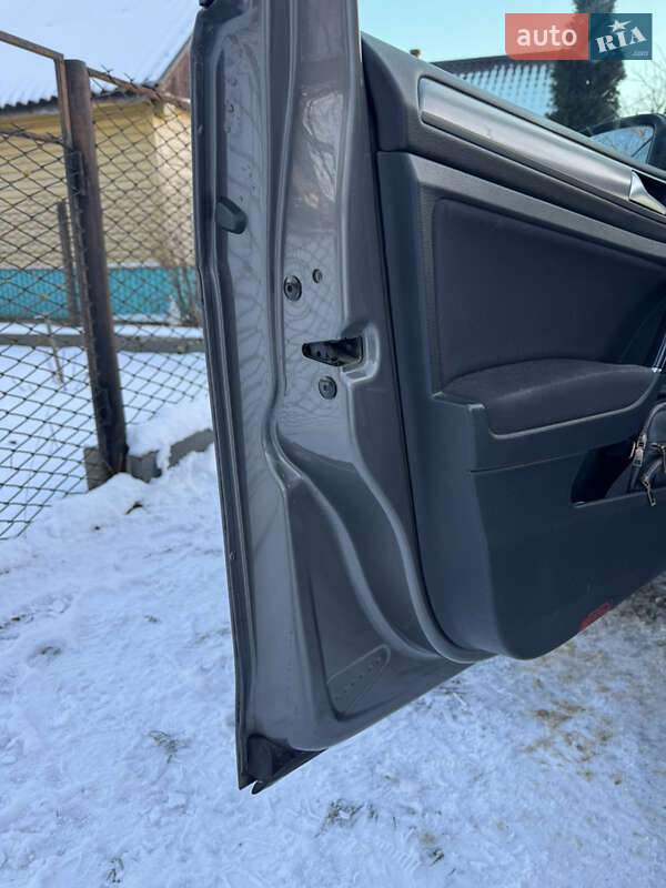 Універсал Volkswagen Golf 2013 в На Новій Борові