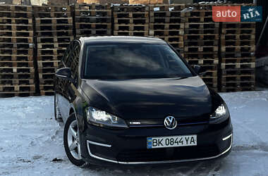 Хетчбек Volkswagen Golf 2014 в Рівному