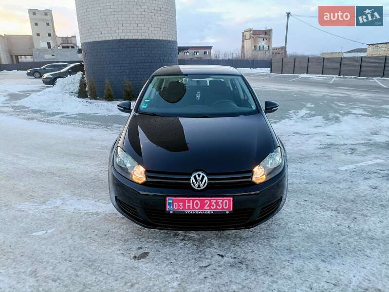 Хэтчбек Volkswagen Golf 2009 в Дубно