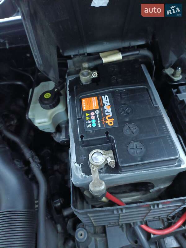 Хэтчбек Volkswagen Golf 2009 в Дубно