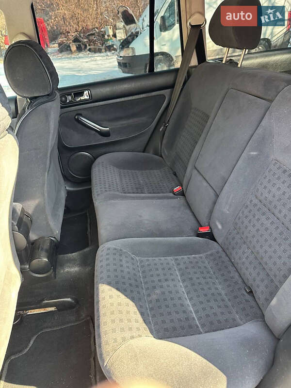 Универсал Volkswagen Golf 2000 в Могилев-Подольске