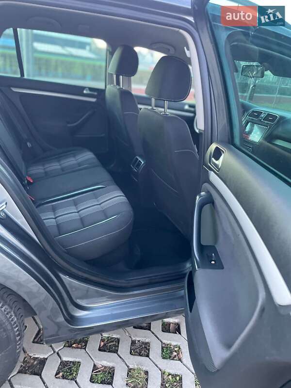 Универсал Volkswagen Golf 2013 в Мукачево