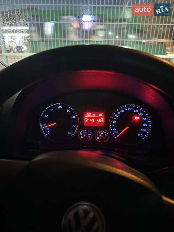 Хэтчбек Volkswagen Golf 2004 в Бердичеве