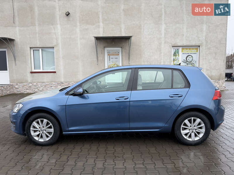 Хэтчбек Volkswagen Golf 2015 в Луцке