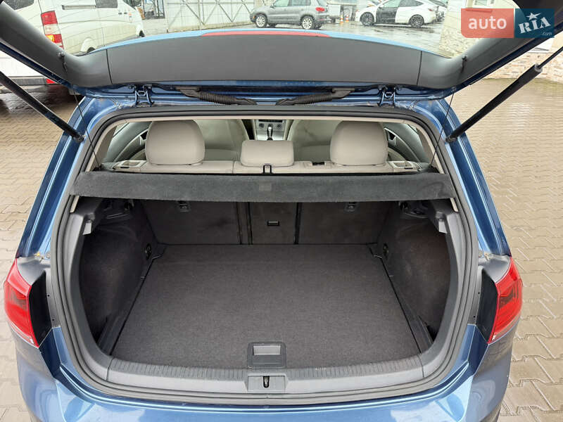 Хэтчбек Volkswagen Golf 2015 в Луцке