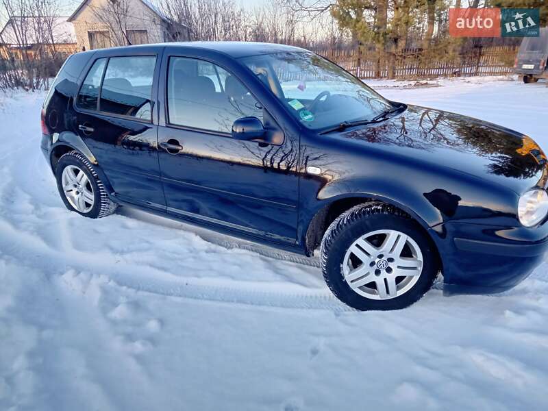 Хетчбек Volkswagen Golf 2003 в Тернополі