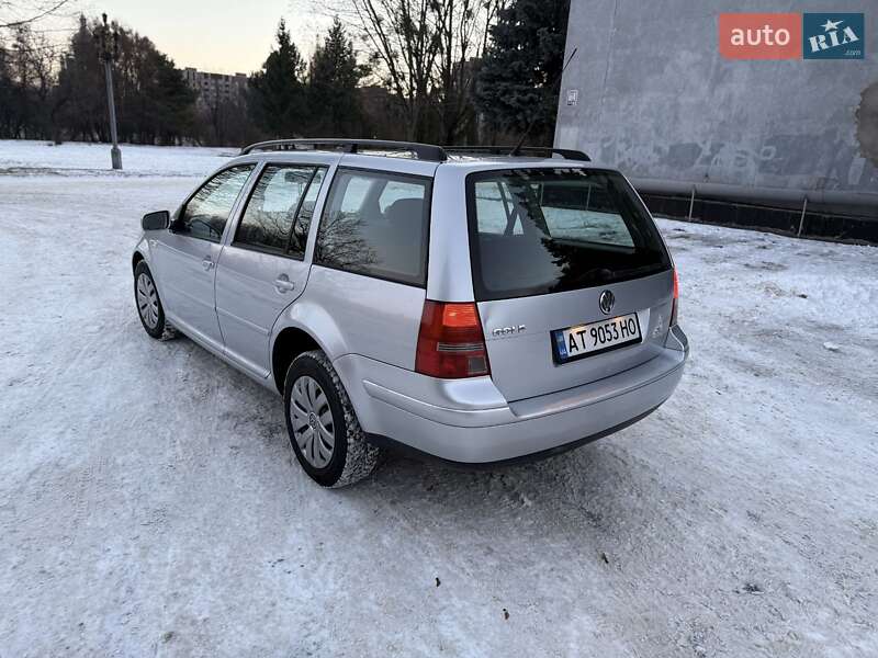 Универсал Volkswagen Golf 2003 в Ровно