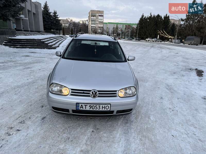 Универсал Volkswagen Golf 2003 в Ровно