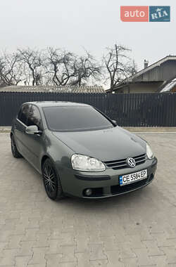 Хетчбек Volkswagen Golf 2004 в Косові
