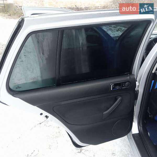 Хэтчбек Volkswagen Golf 2001 в Ладыжине