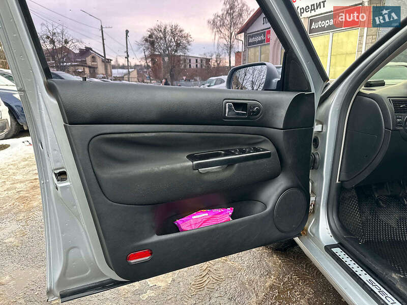 Універсал Volkswagen Golf 2002 в Вінниці