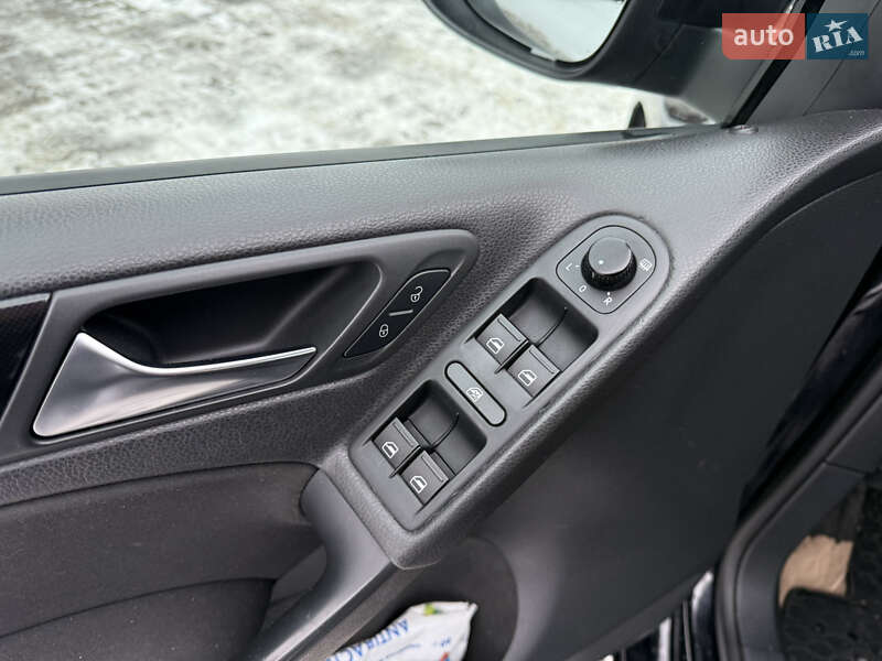 Хэтчбек Volkswagen Golf 2010 в Белой Церкви