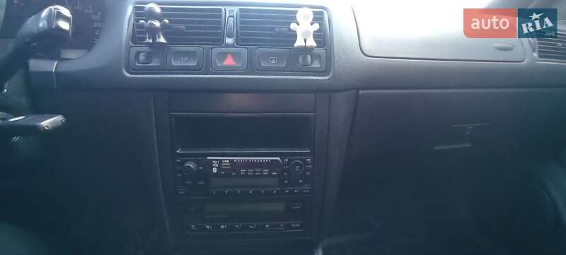 Хэтчбек Volkswagen Golf 2001 в Белой Церкви